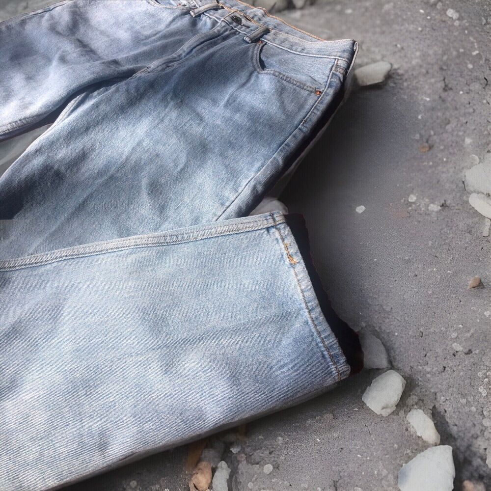 Levi's 550 Men's Jeans 34 x 34 Y2K Regular Fit Straight‎ Leg Light Blue Denim - Picture 3 of 10